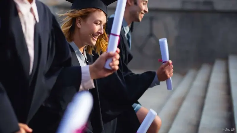 Guía para Estudiar en EE. UU. para Estudiantes Colombianos con Becas